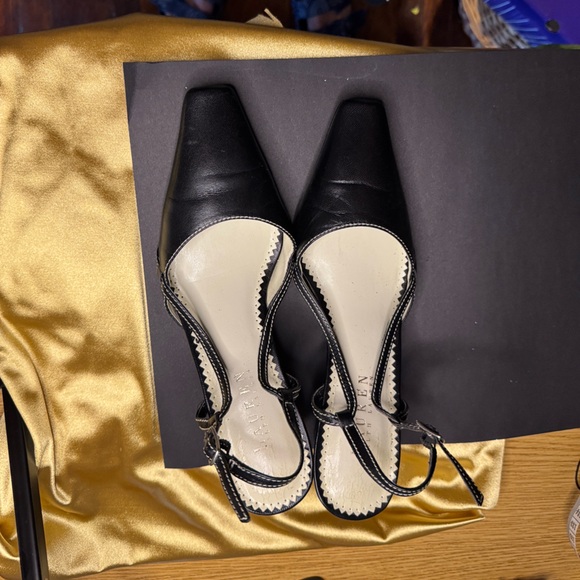 Lauren Ralph Lauren Shoes - Lauren Ralph Lauren Elegant Women's Real Leather Sling-backs.